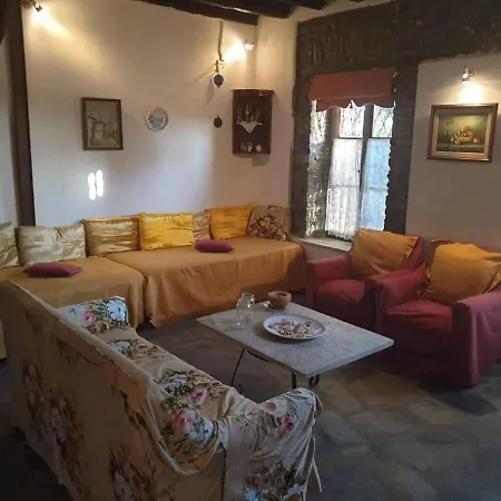 το πέτρινο αρχοντικό Casa vacanze *