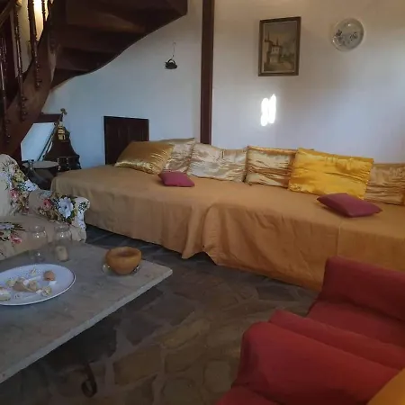 το πέτρινο αρχοντικό Casa vacanze