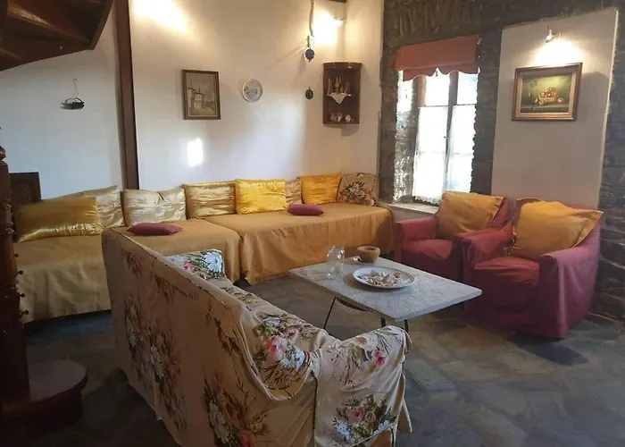 το πέτρινο αρχοντικό Дом отдыха Афиссос