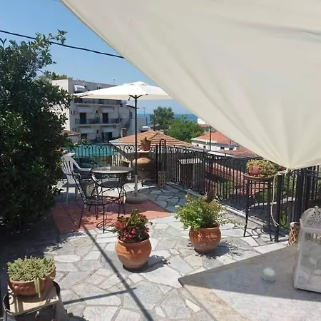 το πέτρινο αρχοντικό Afissos